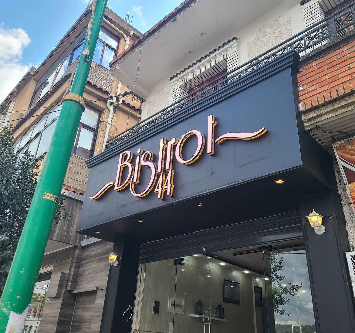 vous possédez un magasin, une entreprise ou un projet 🏢✨nous nous chargeons de vous faire bril (4)